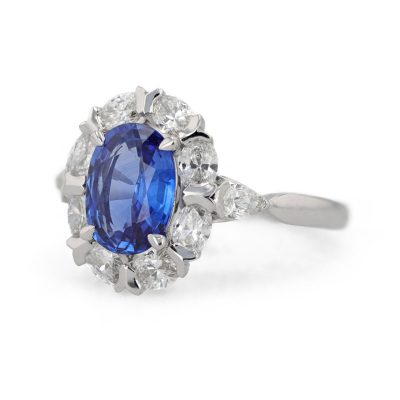 Bague marguerite saphir entourage diamants